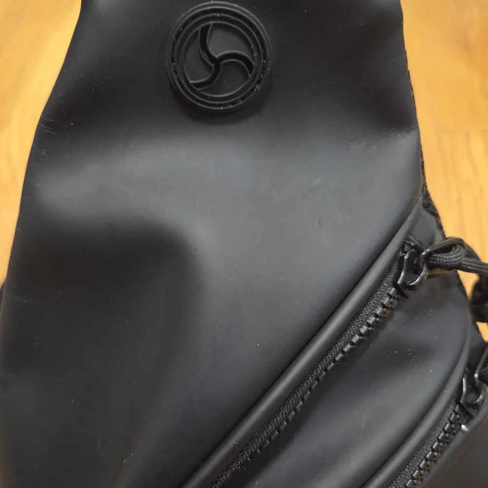 Duchamp Unisex Crossbody Sling Rubberized Casual Lightweight Travel Bag Black S